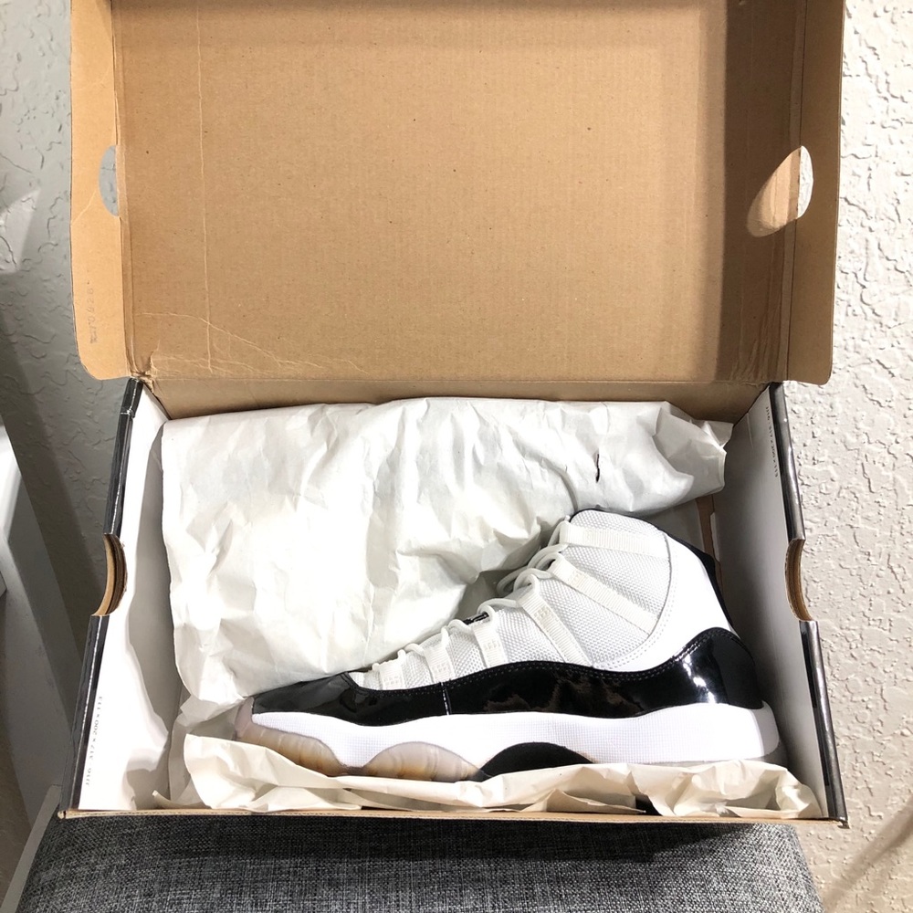 AIR JORDAN 11 RETRO CONCORD (2011) size:5.5y - Picture 4 of 5